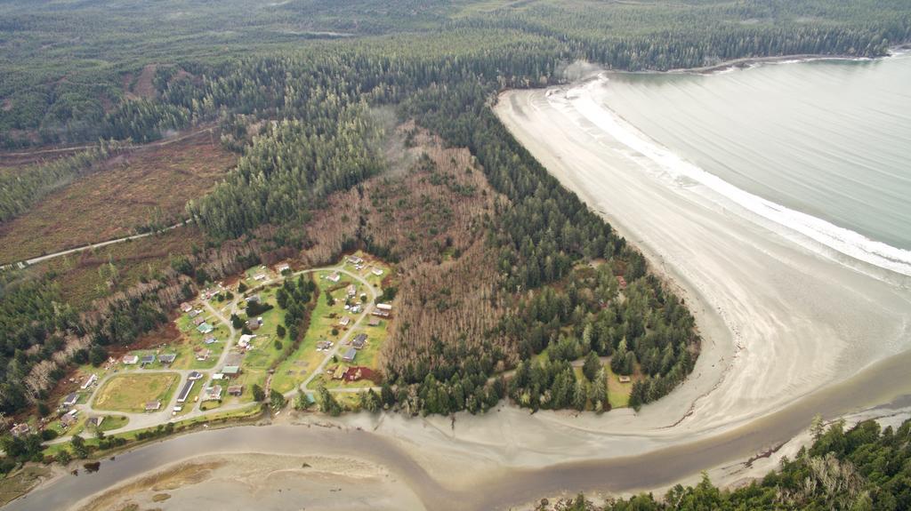 The Bamfield Motel Salmon Beach Exterior photo